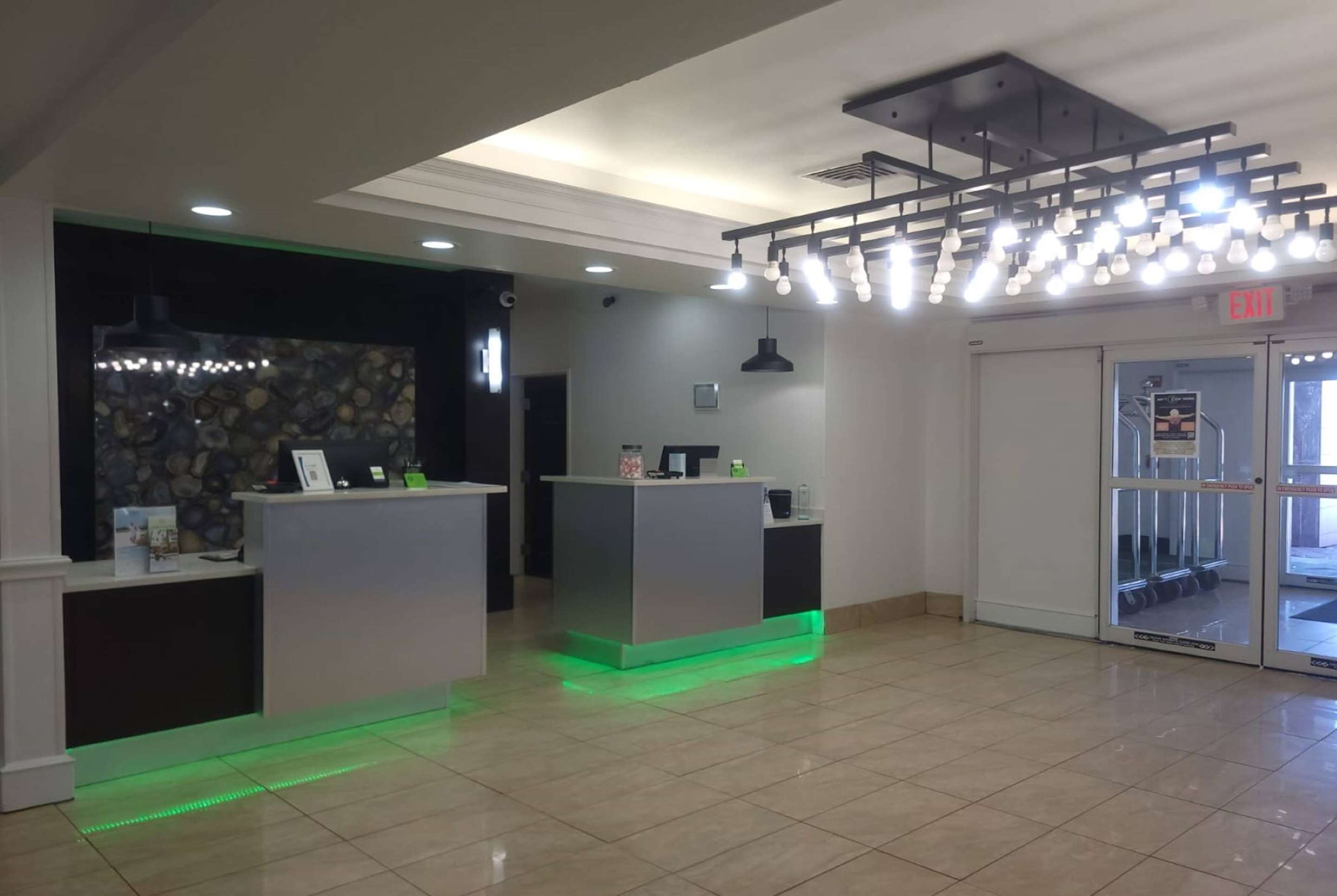 Lobby | La Quinta Inn & Suites by Wyndham Dalhart
