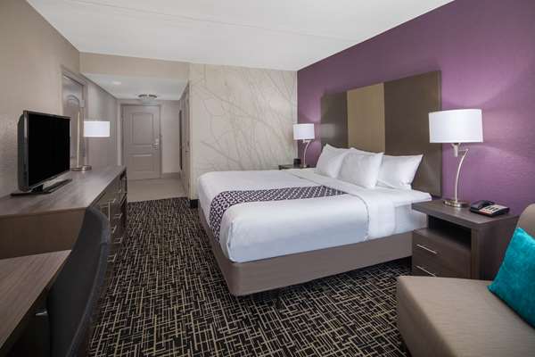  - La Quinta Inn & Suites East Ridge - I-75, Exit 1