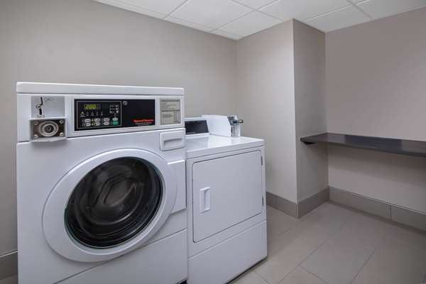  - La Quinta Inn & Suites East Ridge - I-75, Exit 1