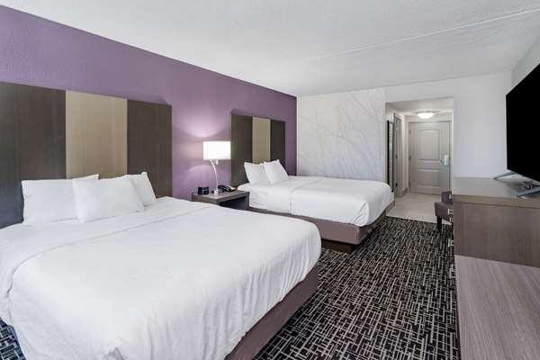  - La Quinta Inn & Suites East Ridge - I-75, Exit 1