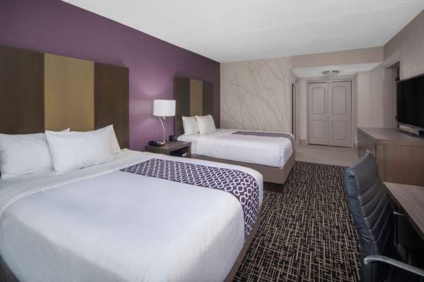 Suite - La Quinta Inn & Suites East Ridge - I-75, Exit 1