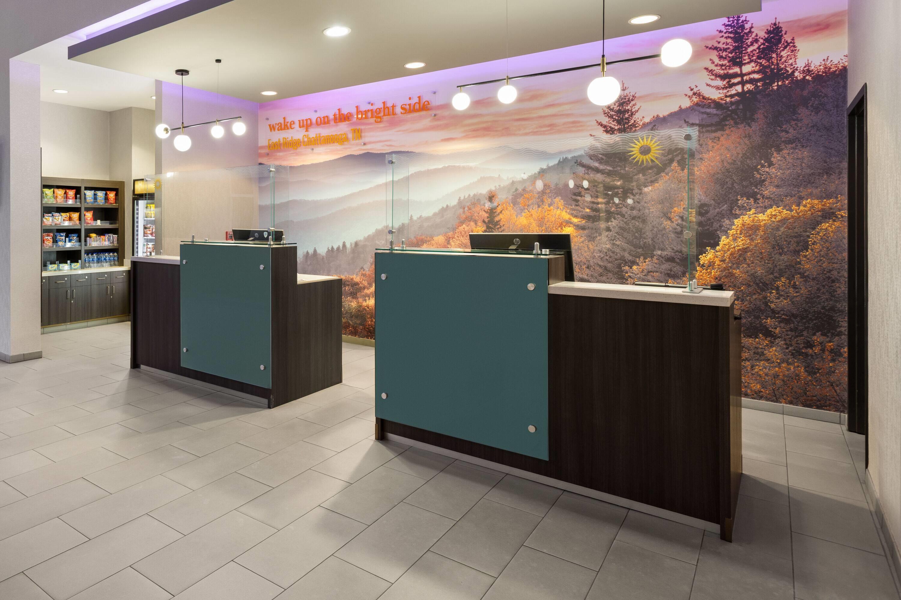 Reception | La Quinta Inn & Suites by Wyndham Chattanooga - East Ridge