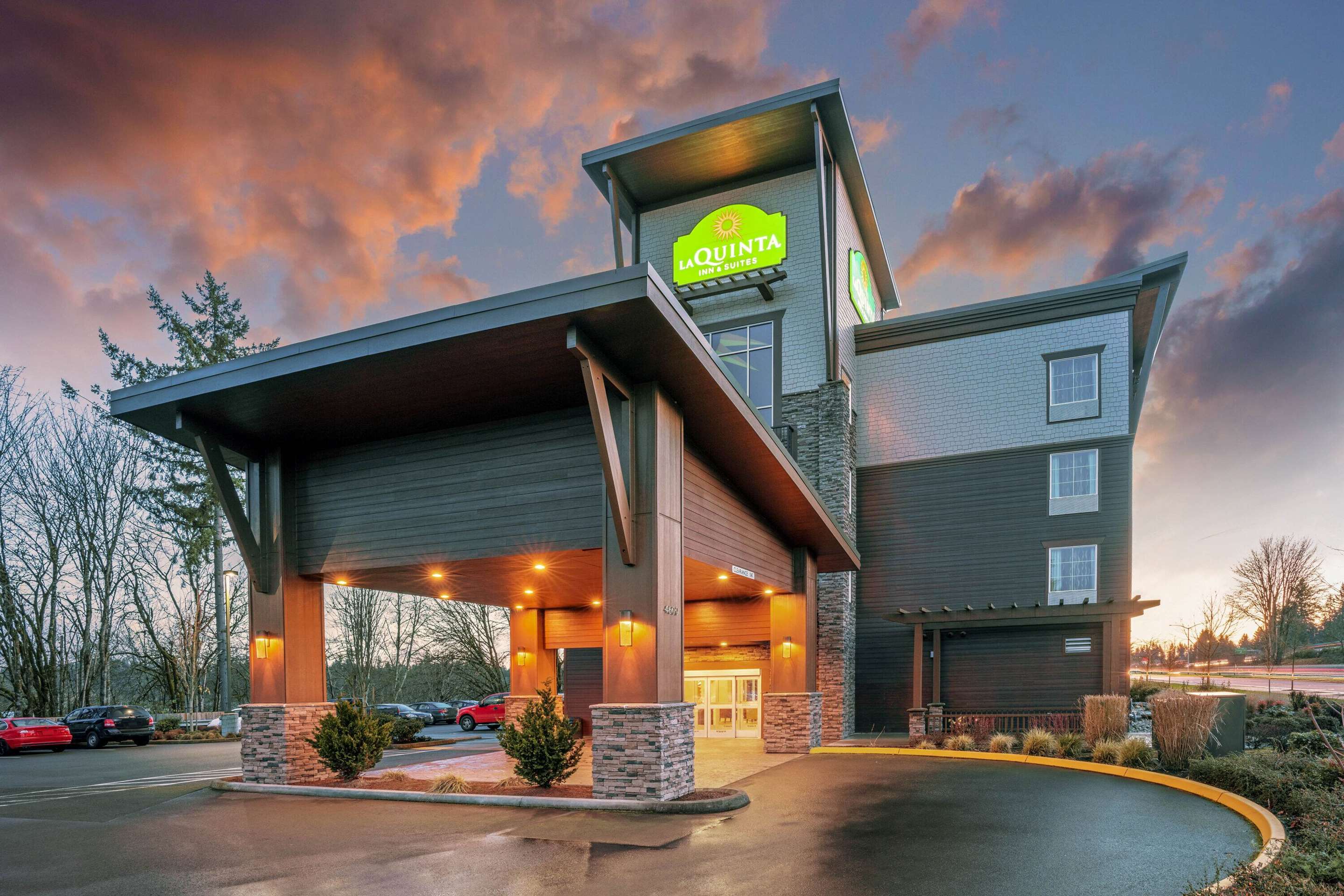 Exterior | La Quinta Inn & Suites by Wyndham Tumwater - Olympia