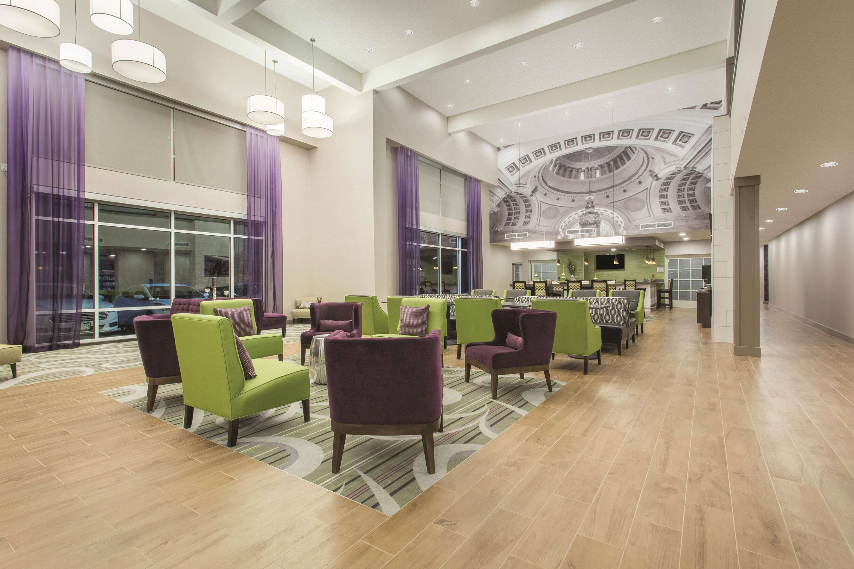 Lobby | La Quinta Inn & Suites by Wyndham Tumwater - Olympia