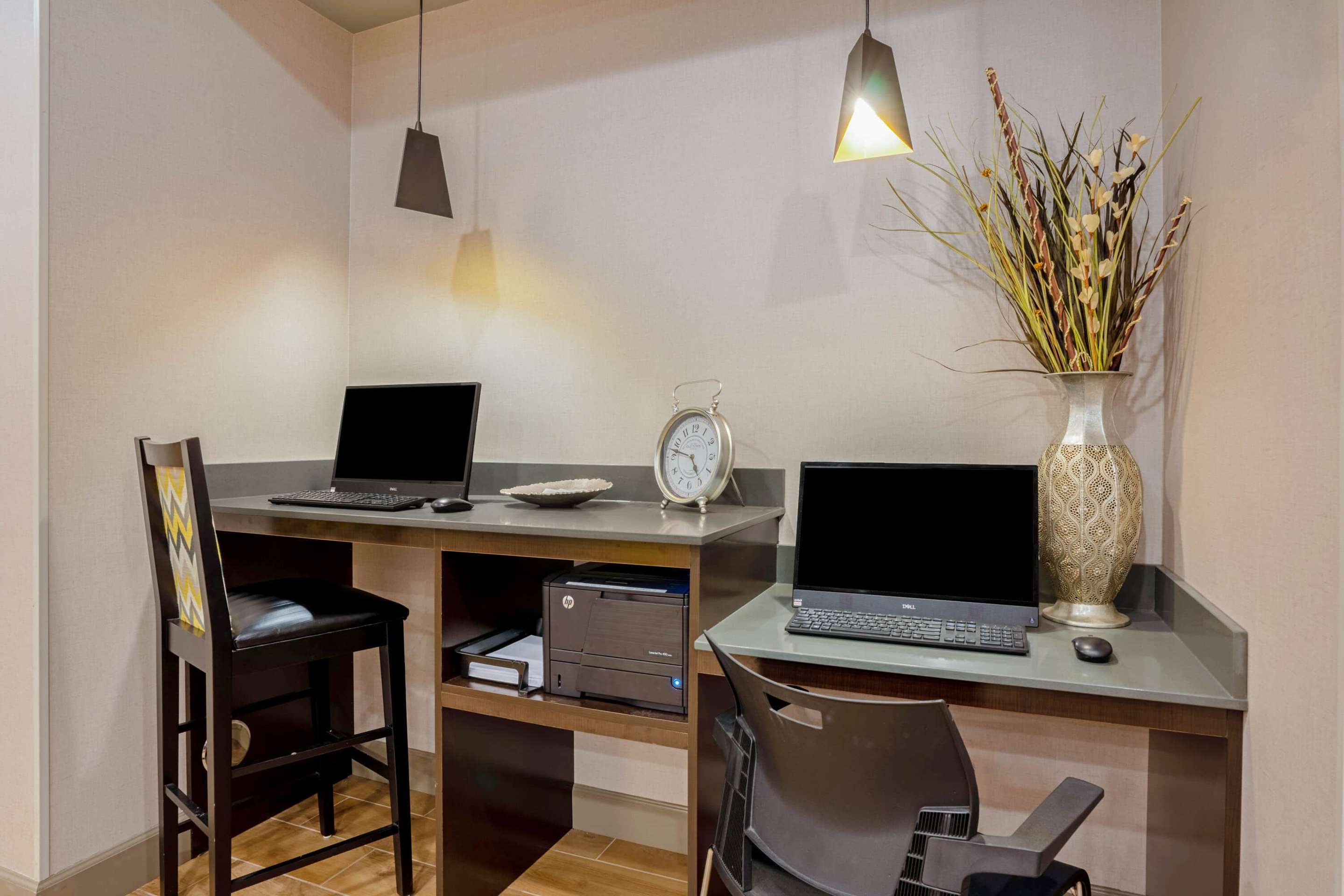 Business Center | La Quinta Inn & Suites by Wyndham Tumwater - Olympia