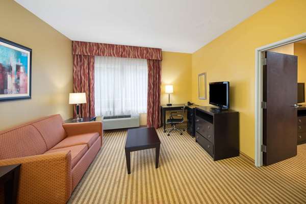 Suite - La Quinta Inn & Suites Union City