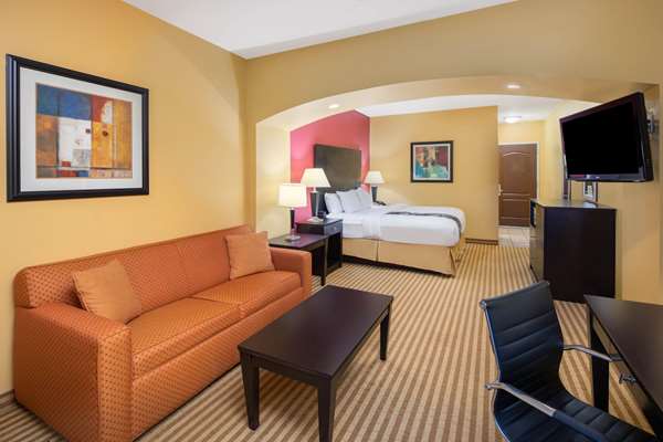 Suite - La Quinta Inn & Suites Union City