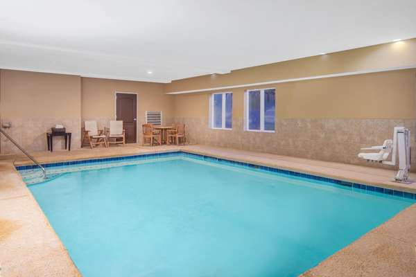 Pool - La Quinta Inn & Suites Union City