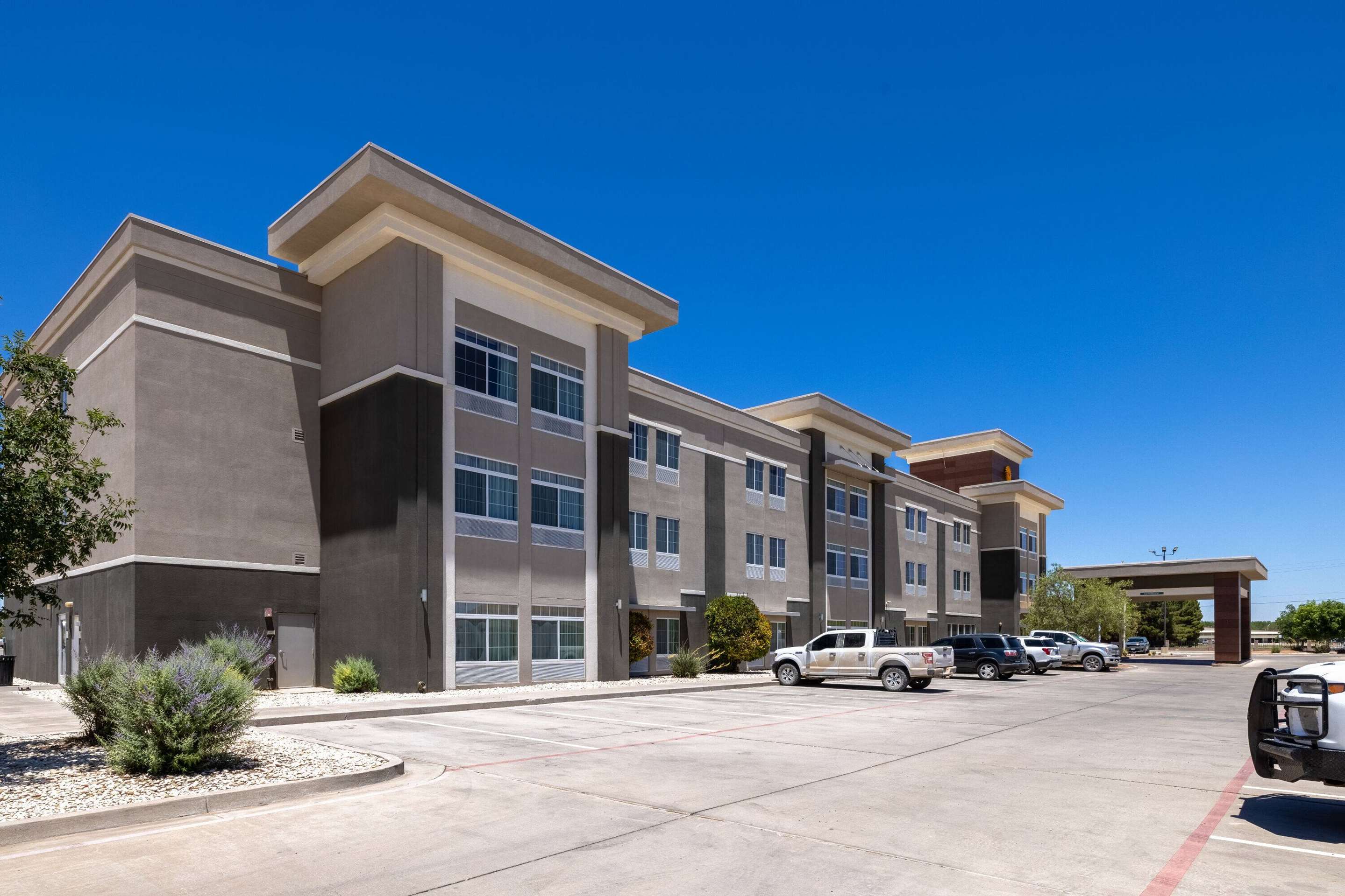 Exterior | La Quinta Inn & Suites by Wyndham Artesia