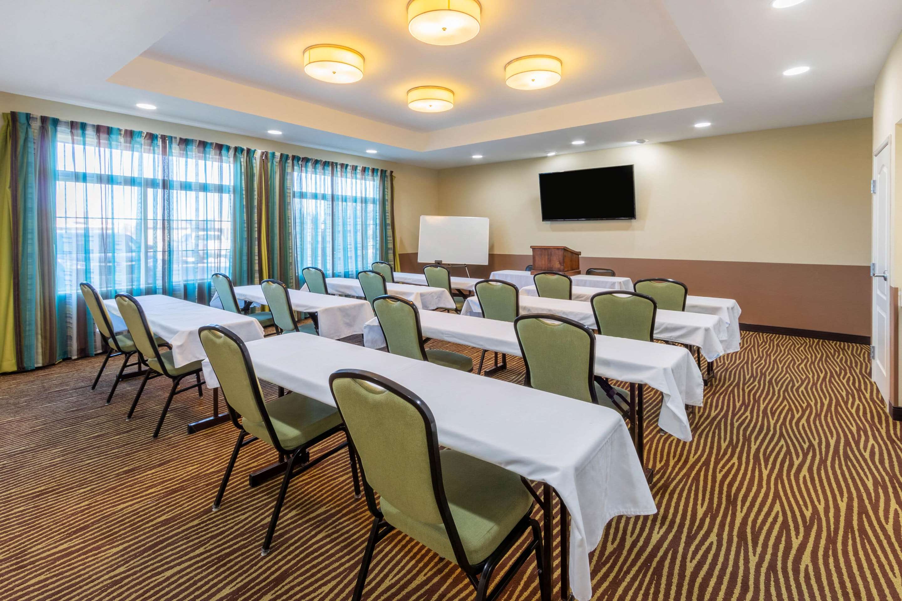 Meeting Room | La Quinta Inn & Suites by Wyndham Artesia