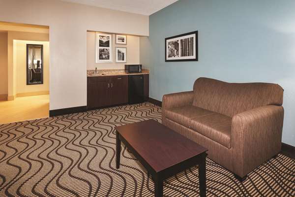  - La Quinta Inn & Suites Knoxville Airport Alcoa