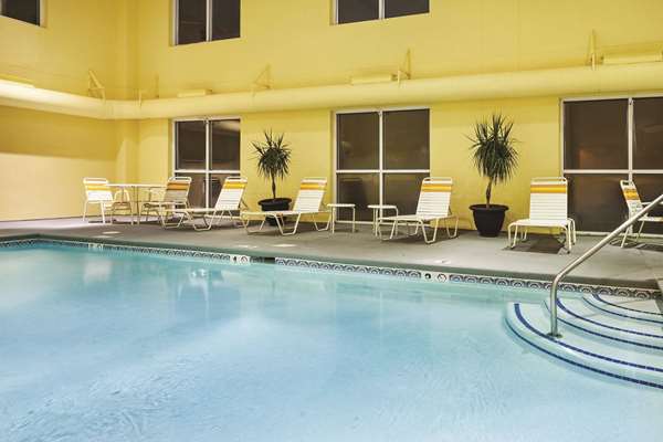 Pool - La Quinta Inn & Suites Knoxville Airport Alcoa