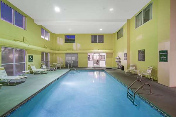 Pool - La Quinta Inn & Suites Knoxville Airport Alcoa