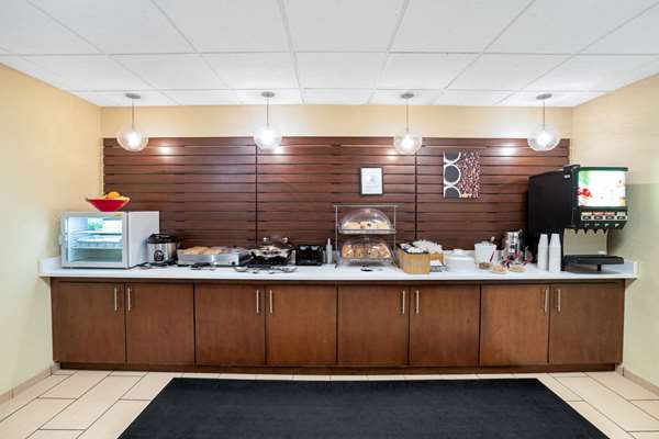  - La Quinta Inn & Suites Knoxville Airport Alcoa