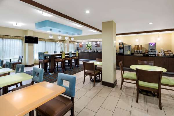  - La Quinta Inn & Suites LaGrange - I-85, Exit 18