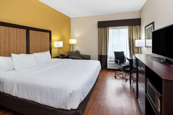  - La Quinta Inn & Suites LaGrange - I-85, Exit 18