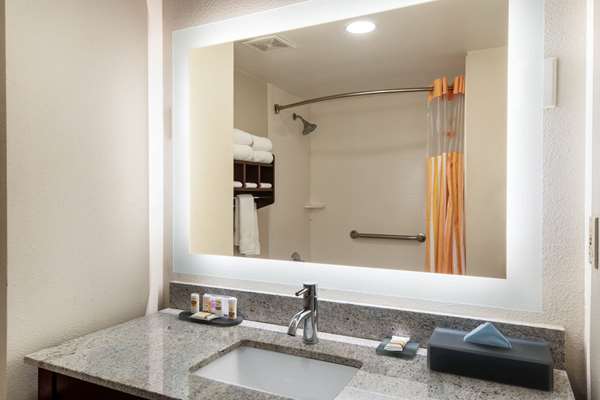  - La Quinta Inn & Suites LaGrange - I-85, Exit 18