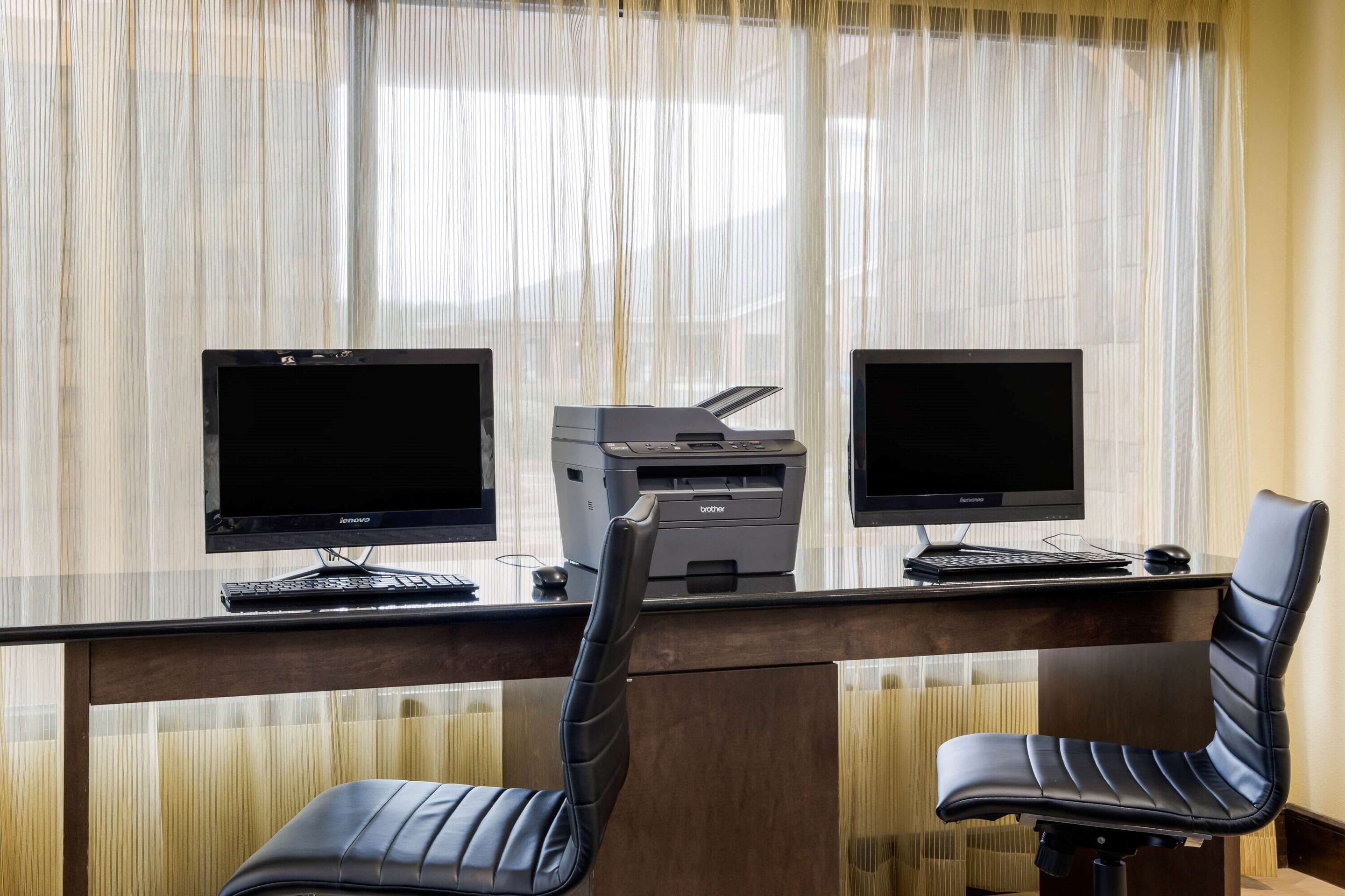 Business Center | La Quinta Inn & Suites by Wyndham LaGrange / I-85