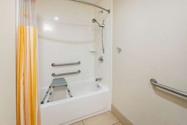  - La Quinta Inn & Suites LaGrange - I-85, Exit 18