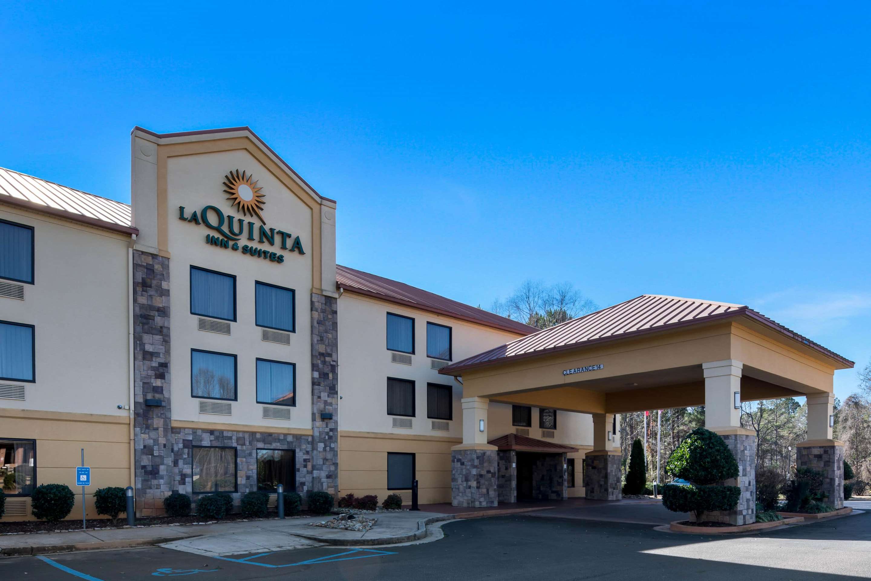 Exterior | La Quinta Inn & Suites by Wyndham LaGrange / I-85