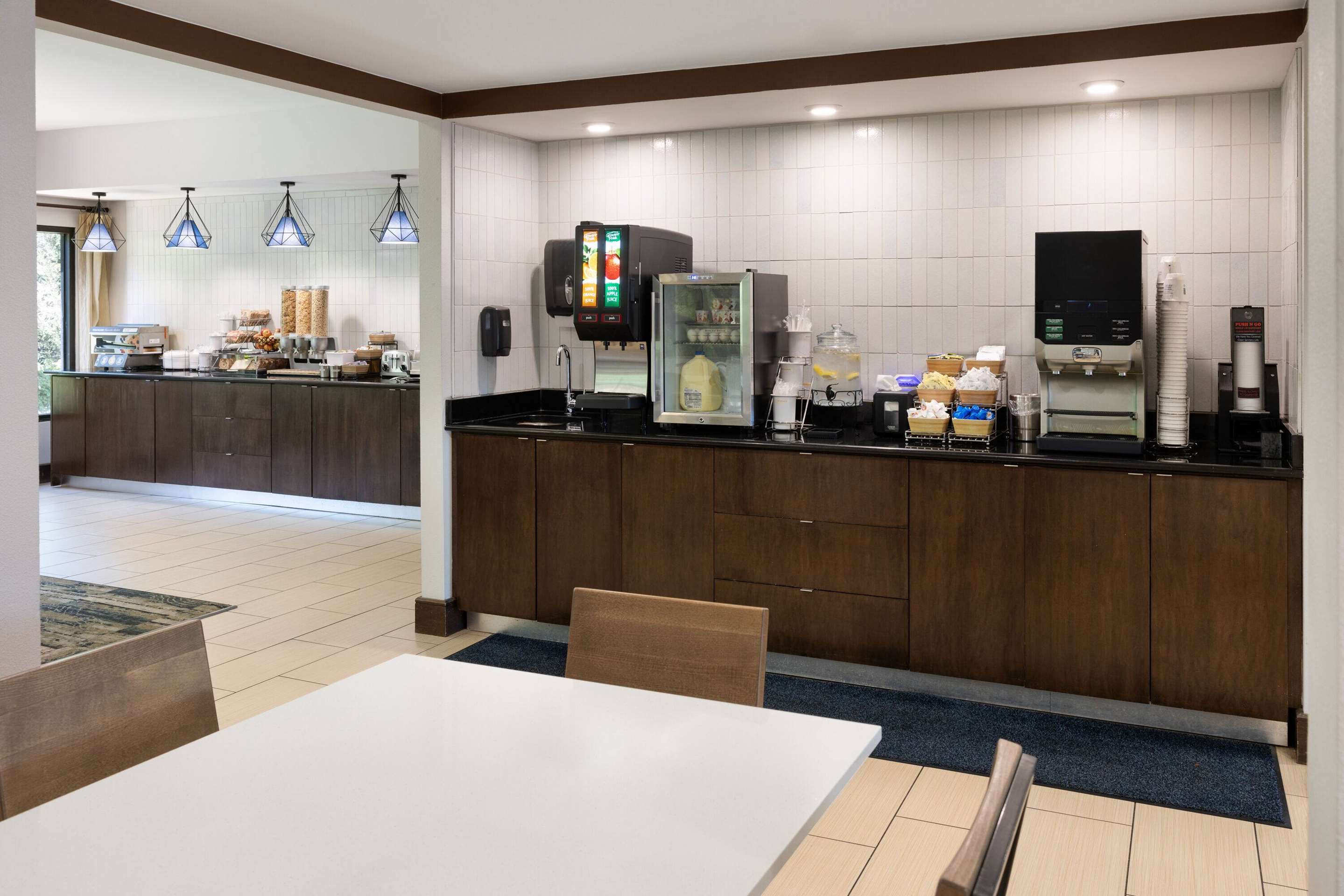 Property amenity | La Quinta Inn & Suites by Wyndham LaGrange / I-85