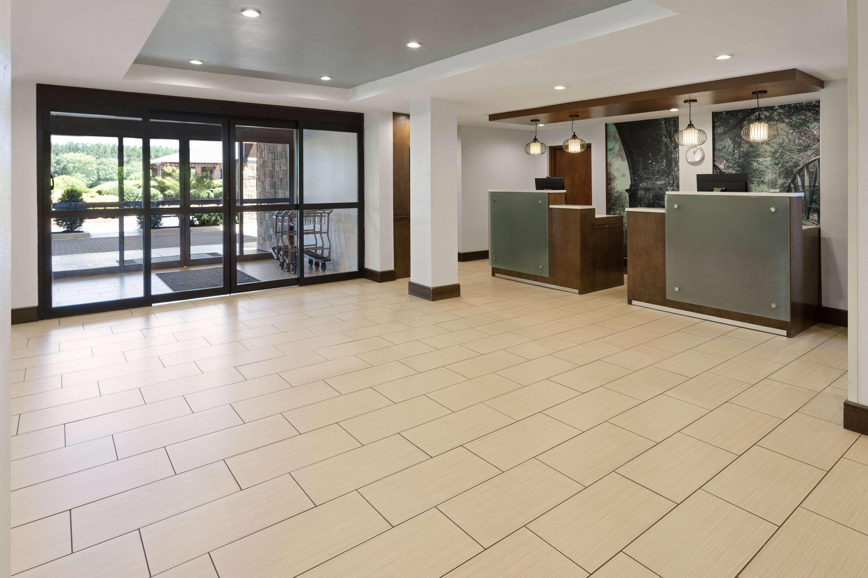 Reception | La Quinta Inn & Suites by Wyndham LaGrange / I-85