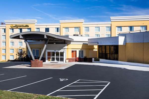 Exterior view - La Quinta Inn & Suites Lynchburg