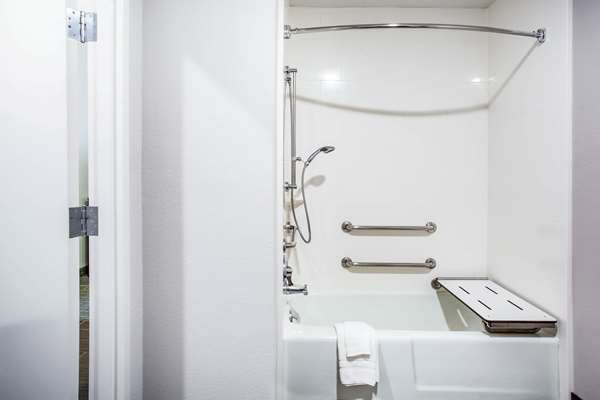  - La Quinta Inn & Suites Lynchburg