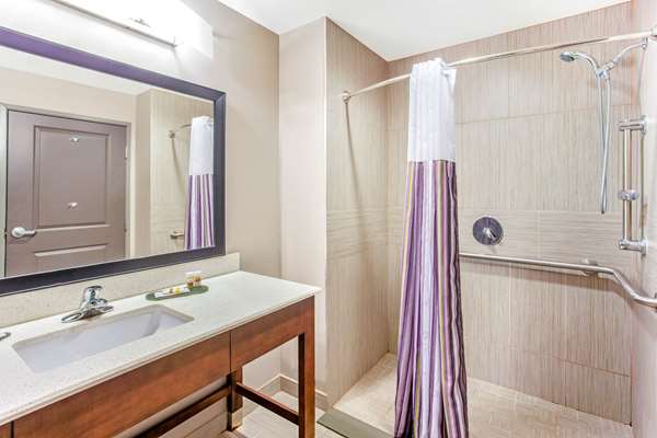  - La Quinta Inn & Suites Gonzales