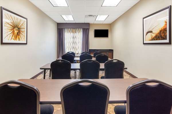  - La Quinta Inn & Suites Gonzales