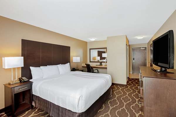  - La Quinta Inn & Suites Tropicana Las Vegas