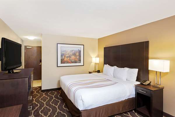  - La Quinta Inn & Suites Tropicana Las Vegas