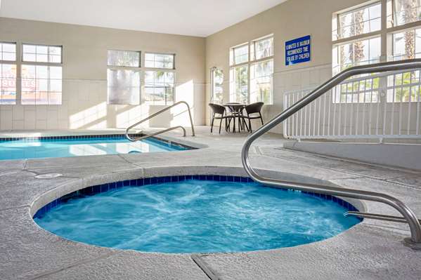 Pool - La Quinta Inn & Suites Tropicana Las Vegas