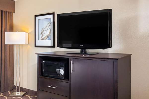  - La Quinta Inn & Suites Tropicana Las Vegas
