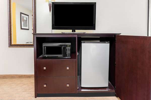  - La Quinta Inn & Suites Frankfort