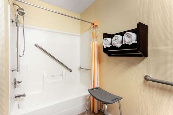  - La Quinta Inn & Suites Frankfort