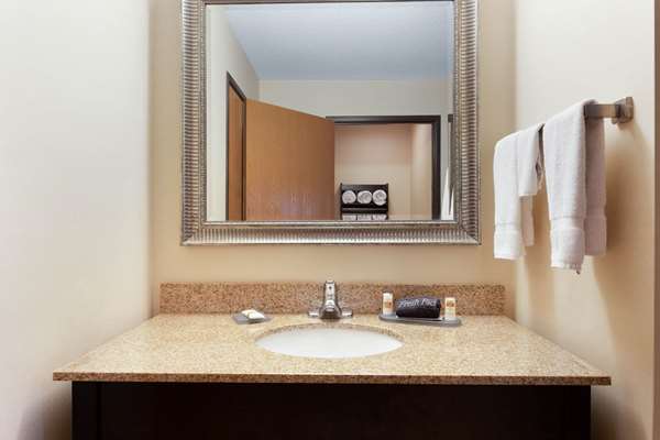  - La Quinta Inn & Suites Frankfort