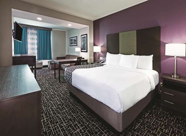  - La Quinta Inn & Suites Claremore