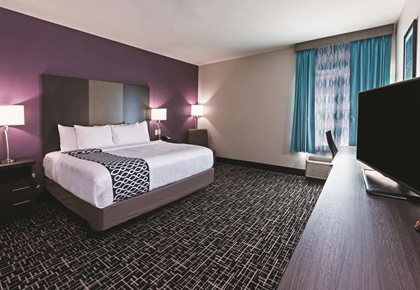  - La Quinta Inn & Suites Claremore