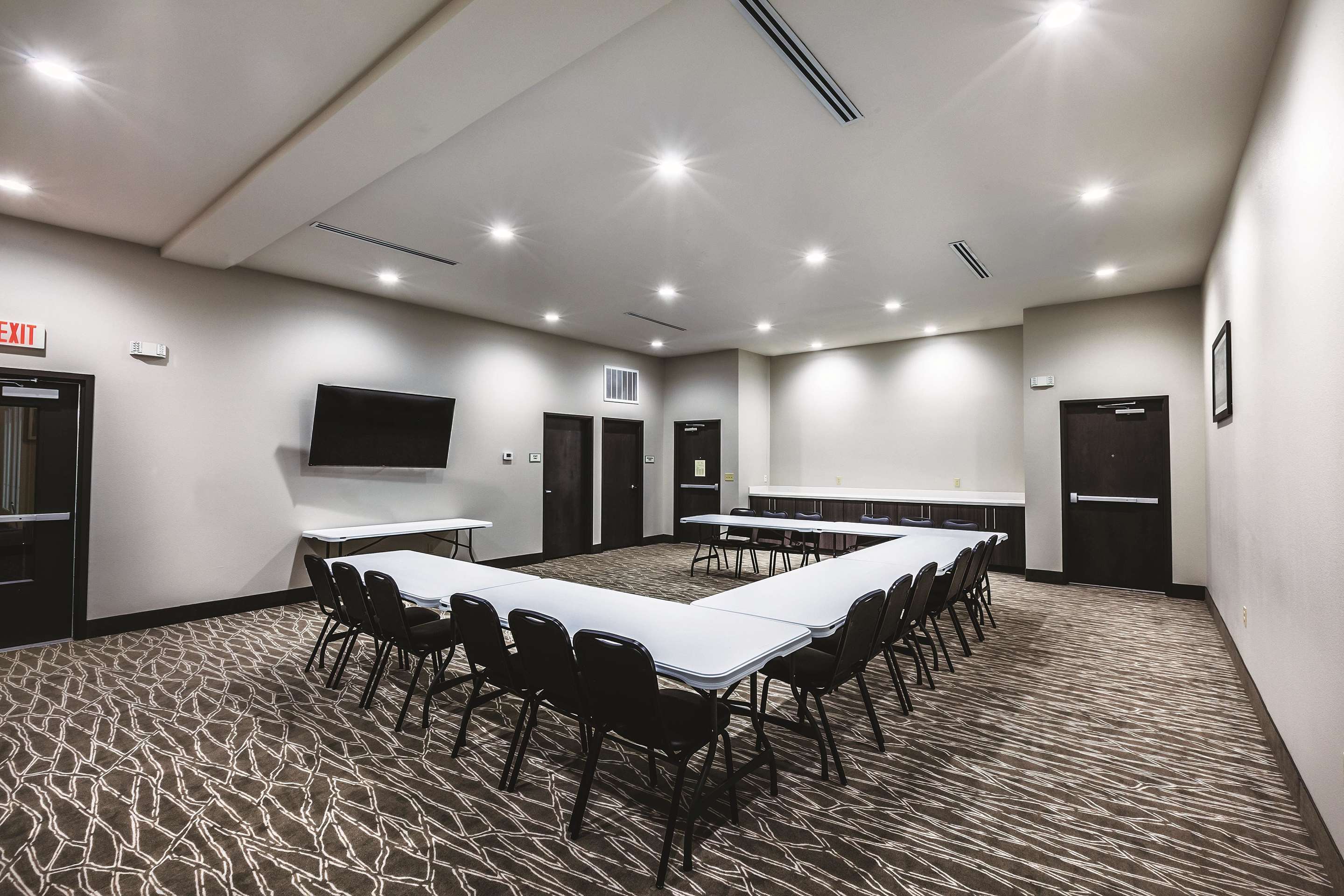 Meeting Room | La Quinta Inn & Suites by Wyndham Claremore