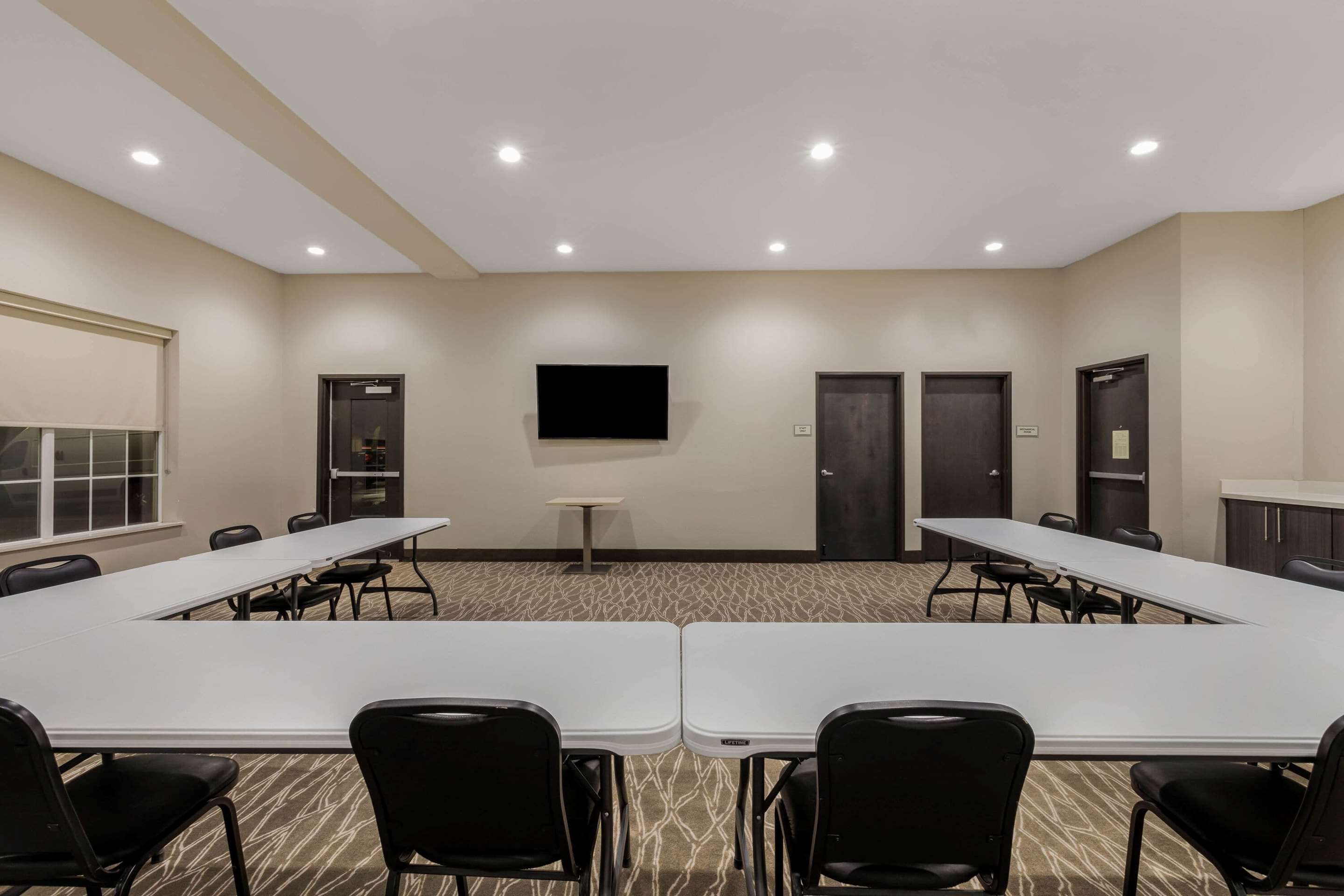 Meeting Room | La Quinta Inn & Suites by Wyndham Claremore