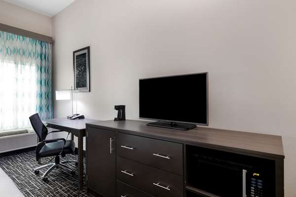  - La Quinta Inn & Suites Claremore