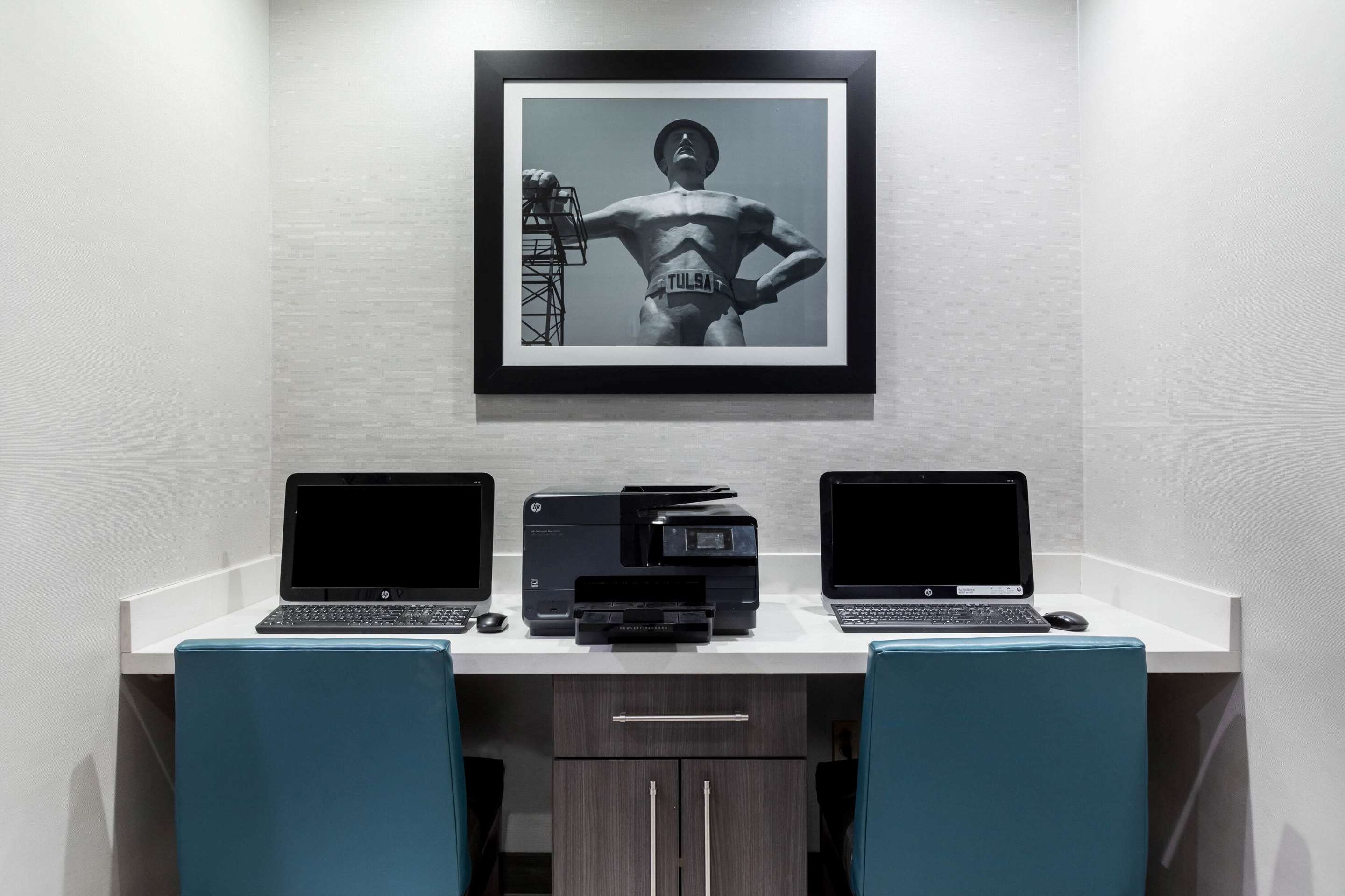 Business Center | La Quinta Inn & Suites by Wyndham Claremore