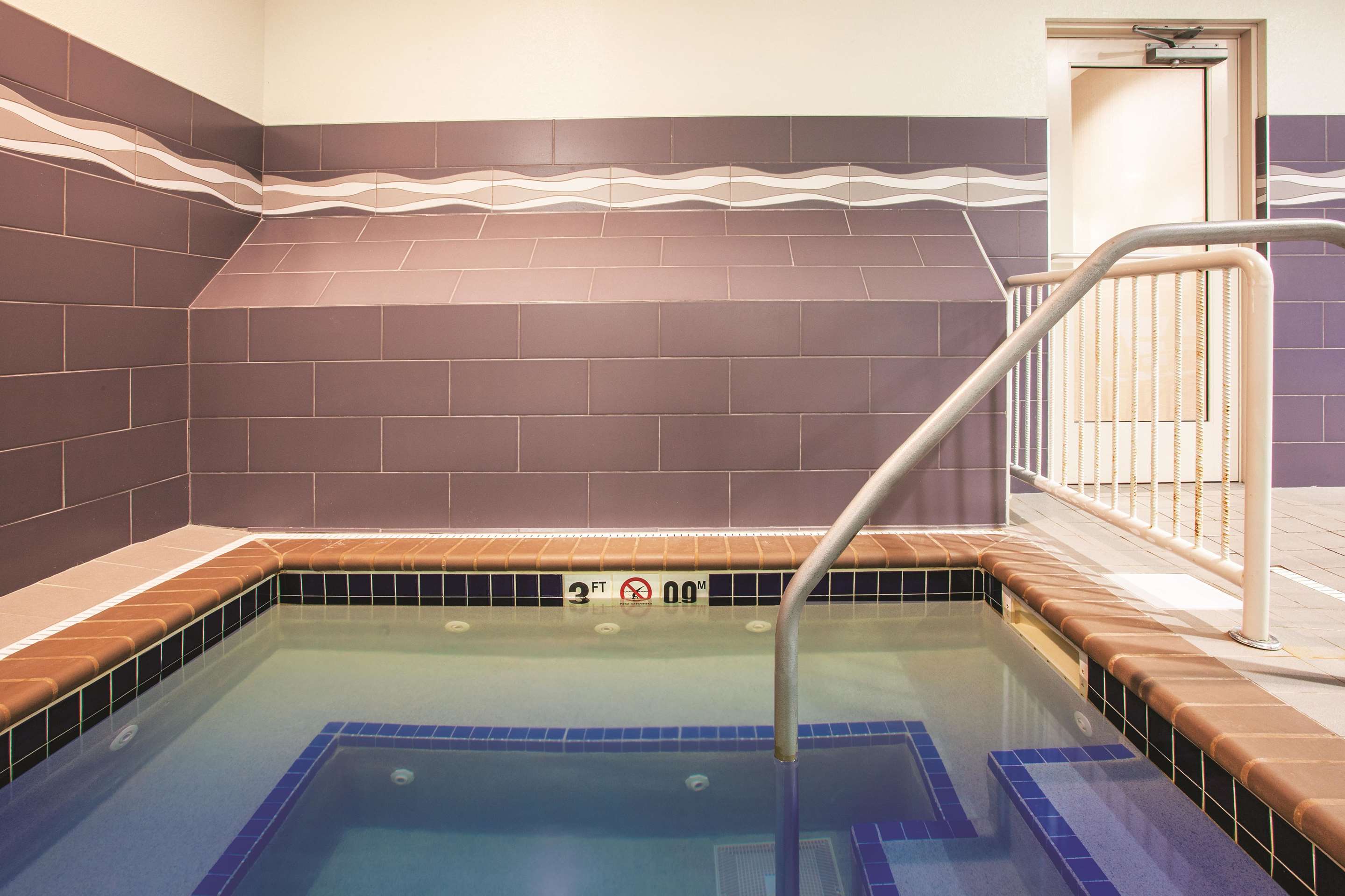 Pool | La Quinta Inn & Suites by Wyndham Duluth