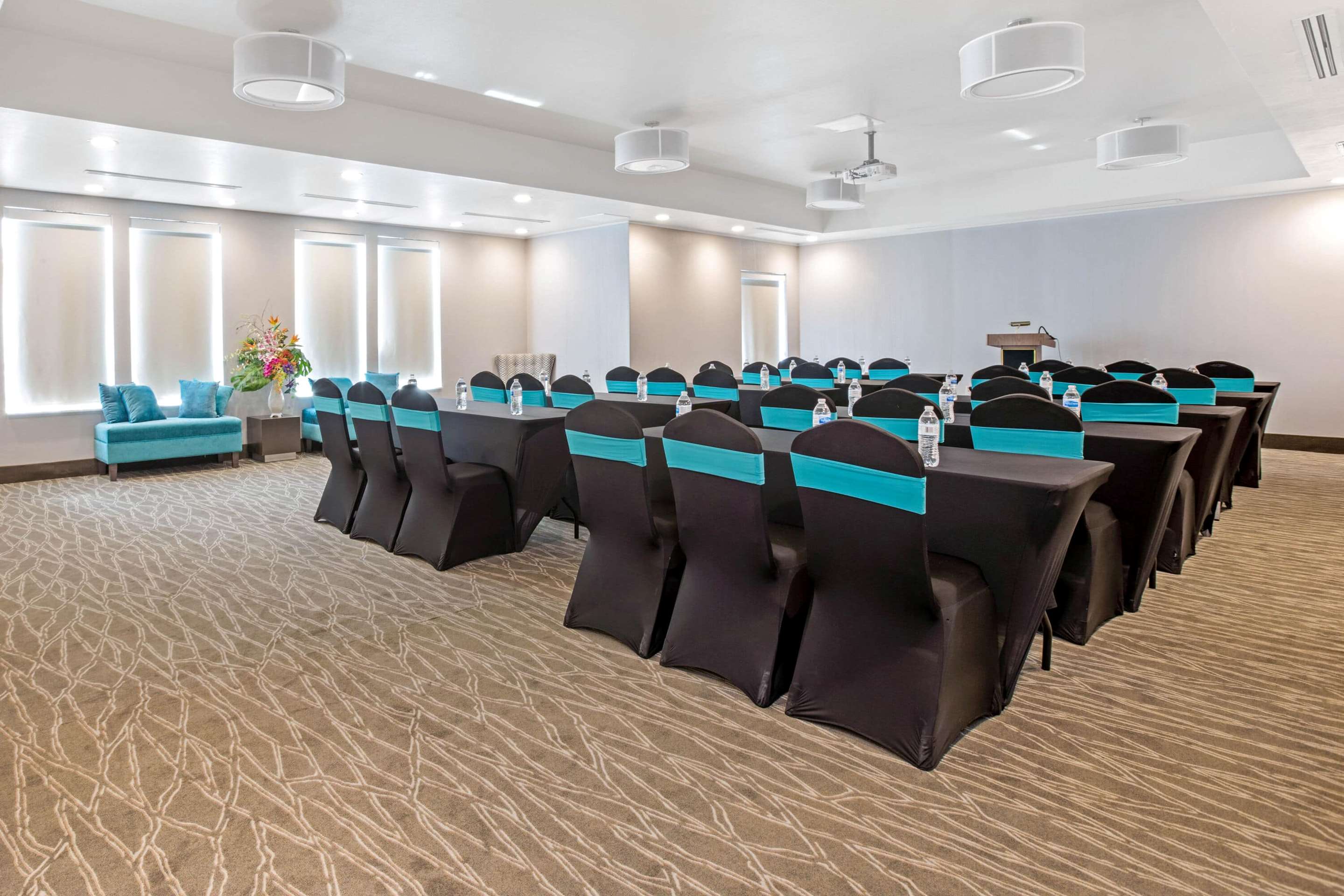 Meeting Room | La Quinta Inn & Suites by Wyndham Corpus Christi - Portland