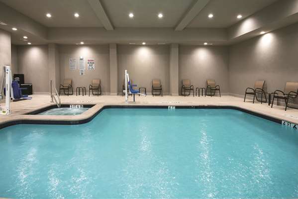 Pool - La Quinta Inn & Suites West Fort Worth - I-30, Exit 7B