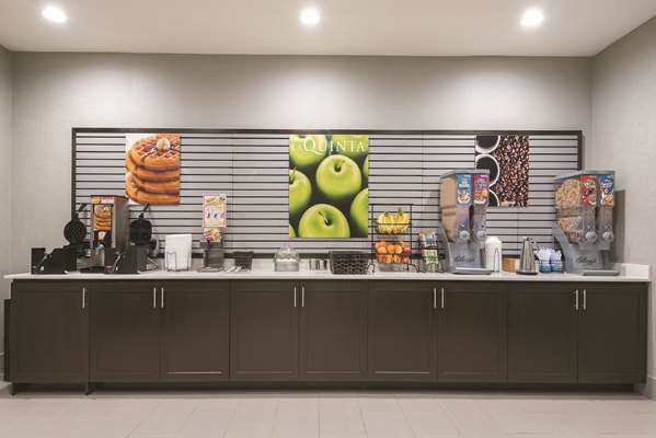  - La Quinta Inn & Suites West Fort Worth - I-30, Exit 7B