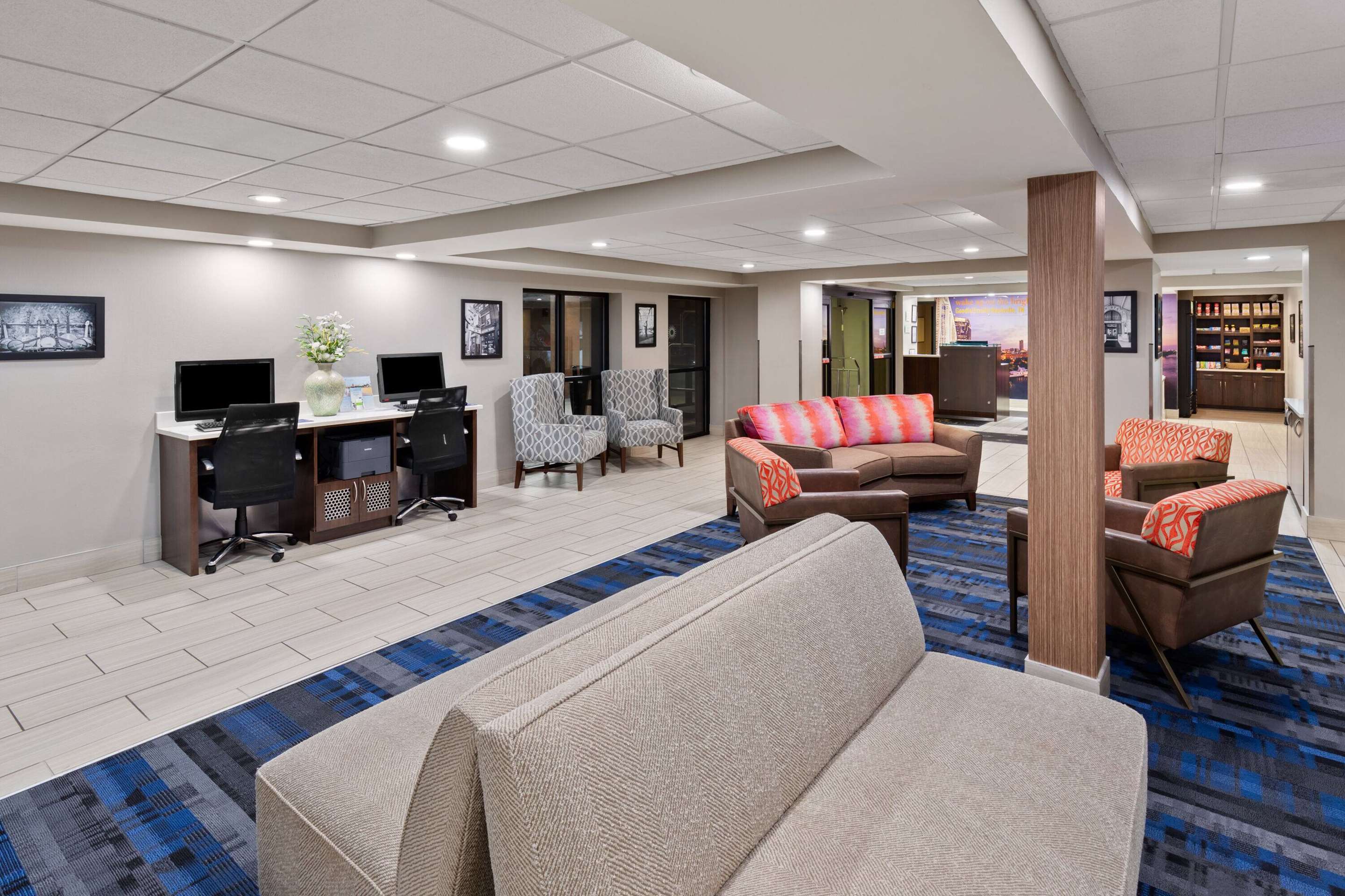 Lobby | La Quinta Inn & Suites by Wyndham Goodlettsville - Nashville