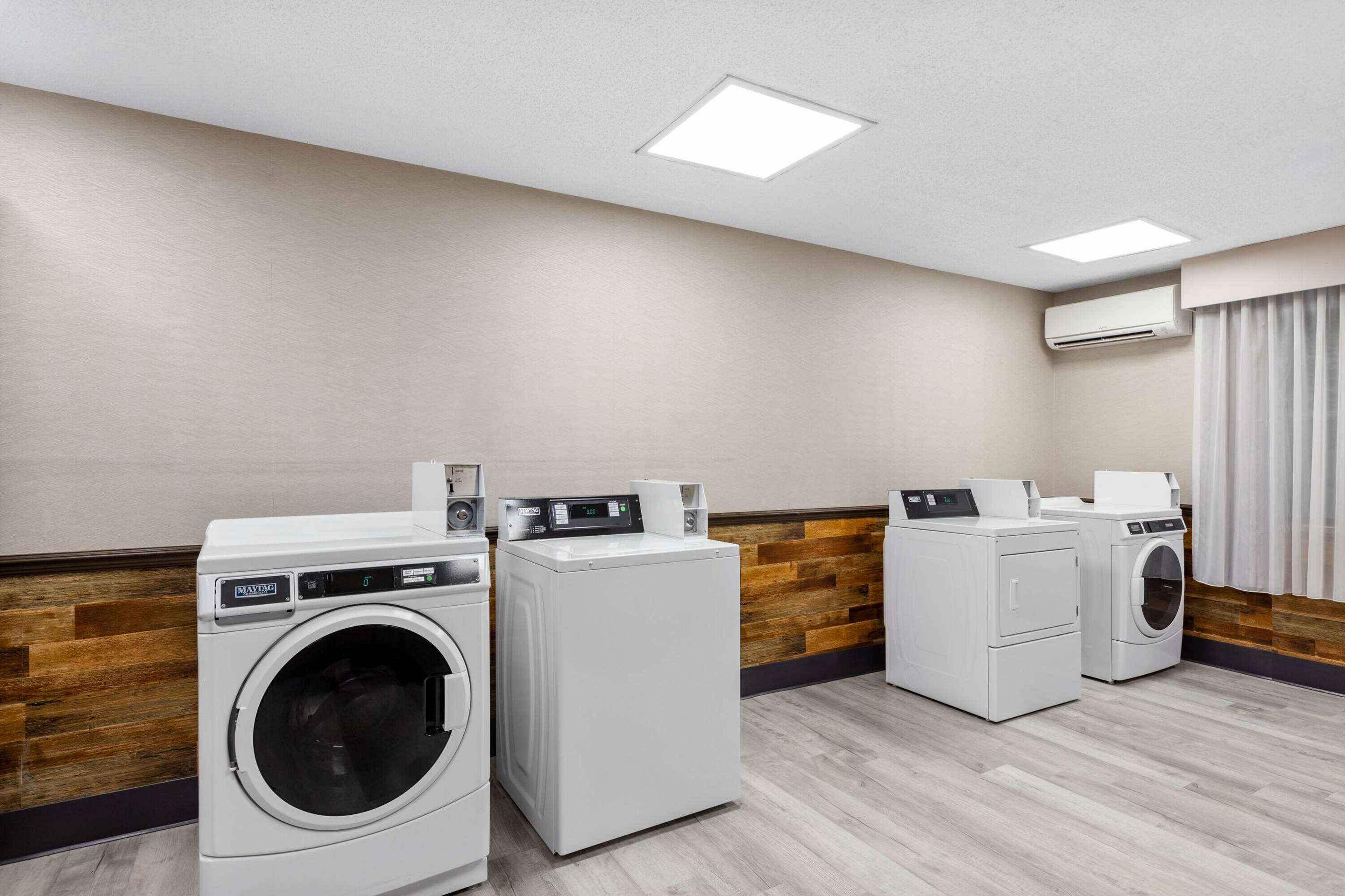 Laundry | La Quinta Inn & Suites by Wyndham Goodlettsville - Nashville