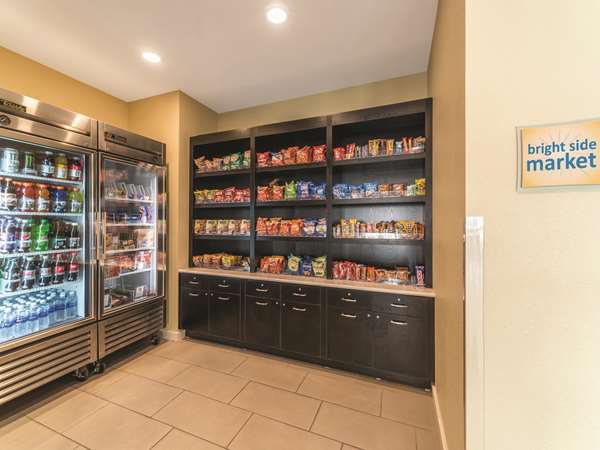  - La Quinta Inn & Suites Collinsville - I-55 & I-70, Exit 11